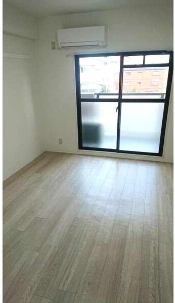 アーリエス原の居間・リビング