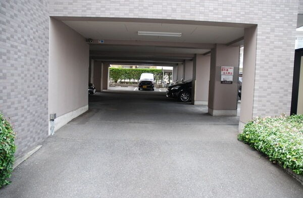 アーリエス原のエントランス