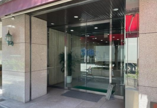 三栄ビルの外観