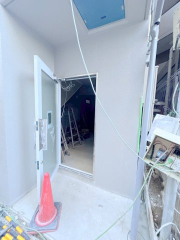 北区赤羽１丁目の店舗一部のエントランス