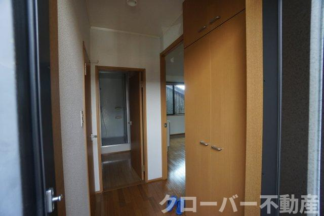 レトア宇多津B棟の玄関