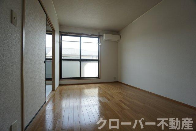 レトア宇多津B棟の居間・リビング