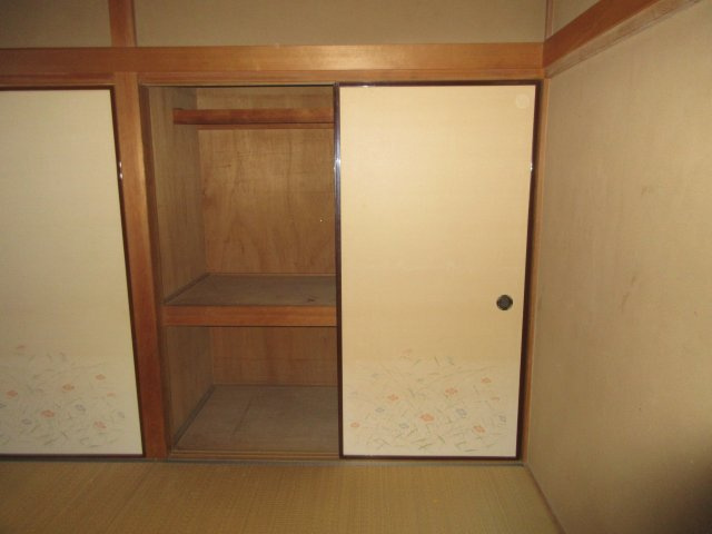 下三林町一戸建貸住宅の収納