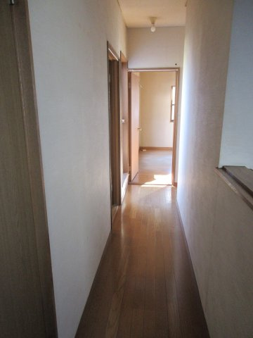 下三林町一戸建貸住宅の内装|２階廊下