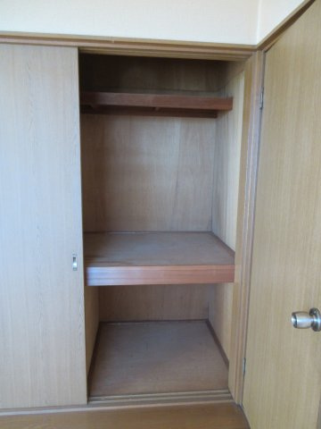 下三林町一戸建貸住宅の収納