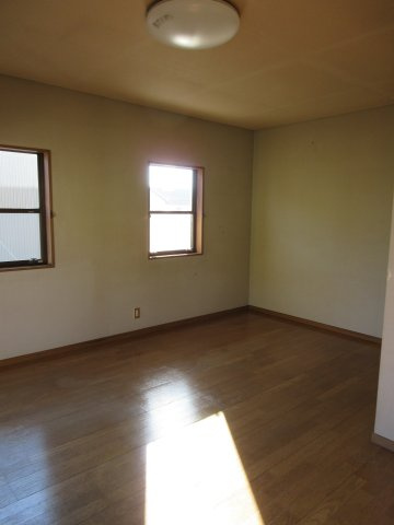 下三林町一戸建貸住宅の洋室