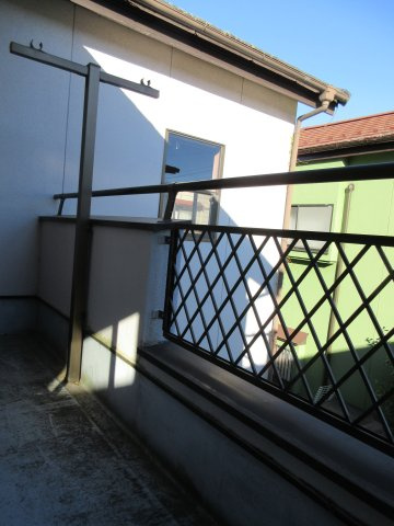下三林町一戸建貸住宅のバルコニー
