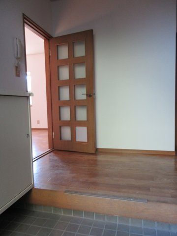 下三林町一戸建貸住宅の玄関