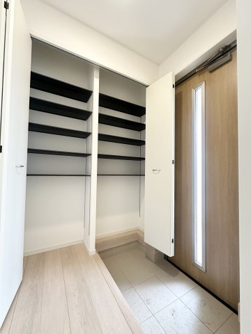 【玄関】 | 新築一戸建て「秦野市堀西第22」 | 【同仕様施工例】