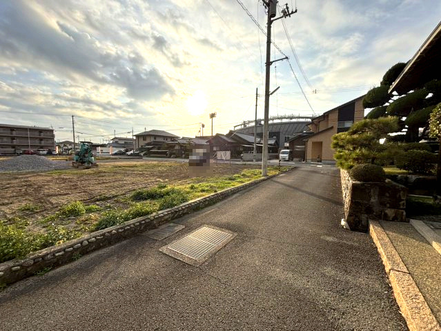 市坪南二丁目売土地の前面道路含む現地写真|前面道路含む現地写真です