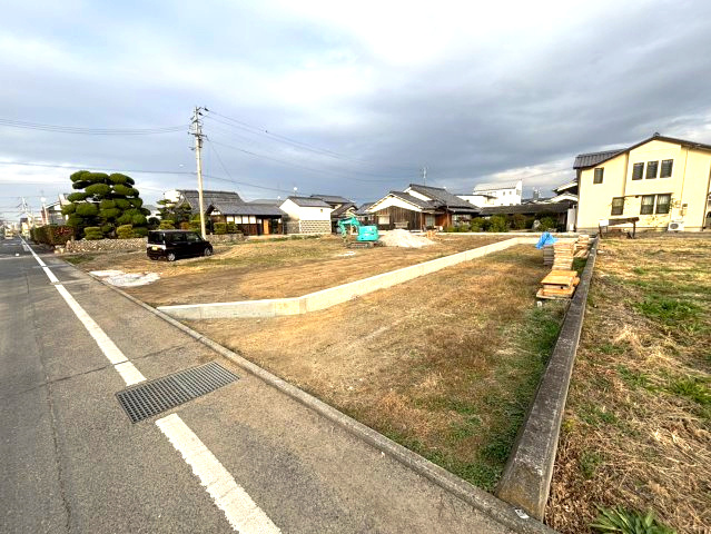 市坪南二丁目売土地の前面道路含む現地写真|前面道路含む現地写真です