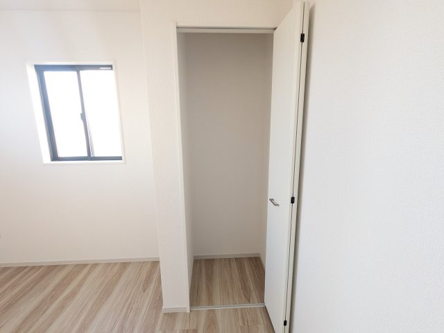 牛久市南　16期　新築戸建の収納