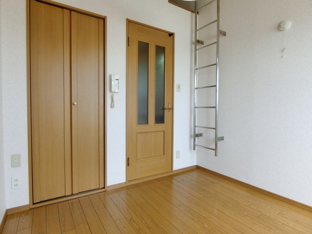 メゾンイストワールの居間・リビング