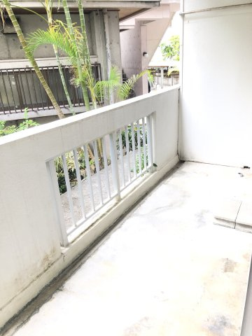 金城アパートA棟のバルコニー