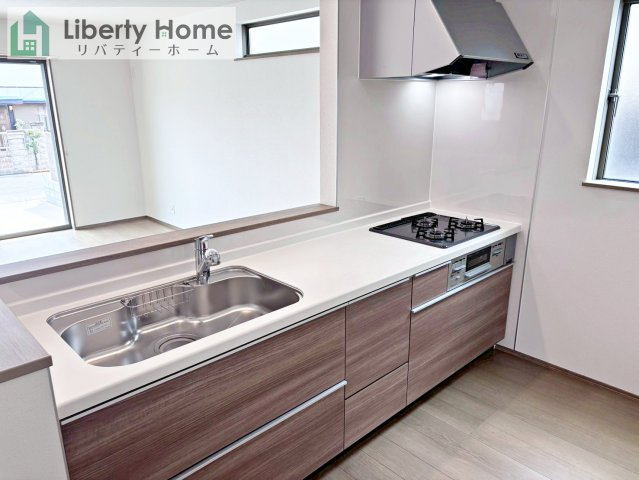 水戸市笠原町　新築戸建　A号棟の前面道路含む現地写真