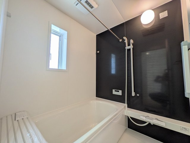 八王子市　上壱分方町　新築一戸建て　３４期の浴室|～のびのびくつろげるバスルーム　１日の締めくくりに癒やしのバスタイムを～