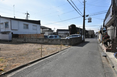 【前面道路含む現地写真】 | 鴻巣市本町５丁目　建築条件付売地 | 北西側道路