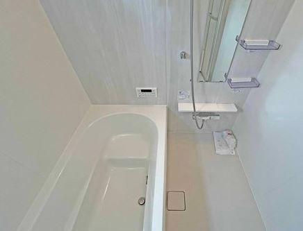 【新築】鶴ヶ島市羽折町新築住宅 全４棟 １号棟の浴室|落ち着いた雰囲気のお風呂でリラックスタイムを過ごしましょう