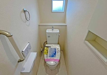 【新築】鶴ヶ島市羽折町新築住宅 全４棟 １号棟のトイレ|2Fトイレです