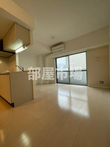 ライジングプレイス両国三番館の居間・リビング