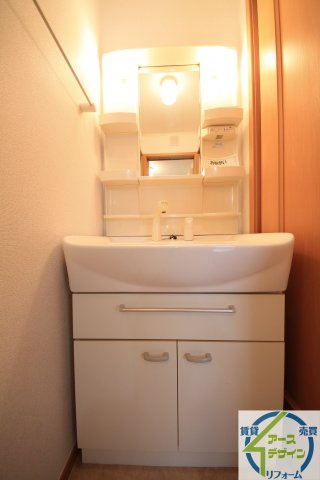 ドゥー・ビエント弐番館の洗面所|※類似部屋