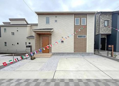 【新築】鶴ヶ島市羽折町新築住宅 全４棟 2号棟の外観|住宅性能評価W取得☆
税制優遇の長期優良住宅です