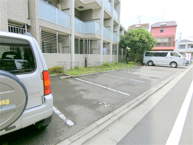 FORTISフォルティス大森の駐車場