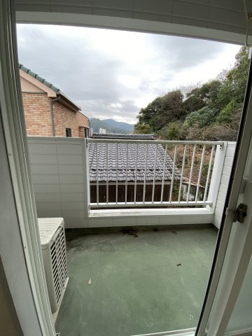 エレガンス山口のバルコニー|外からの目が気にならないバルコニーで洗濯物が干せます