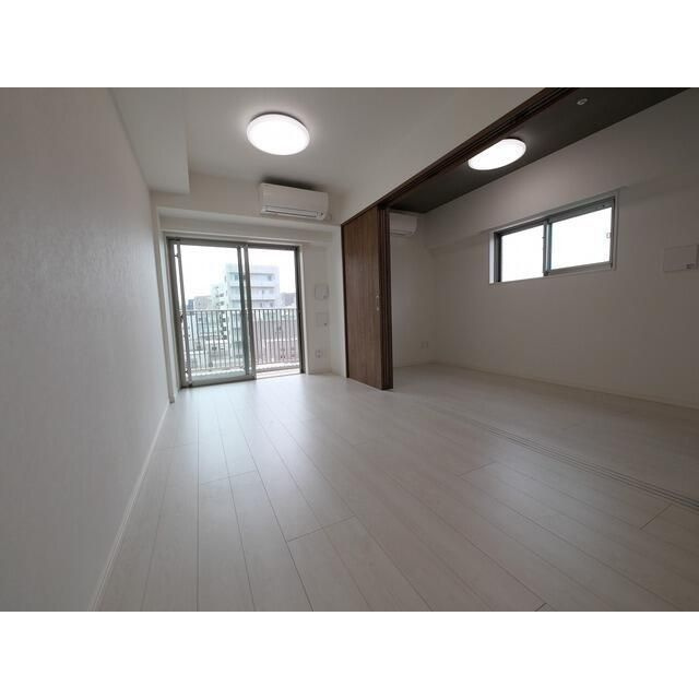 エスタート三ノ輪の居間・リビング