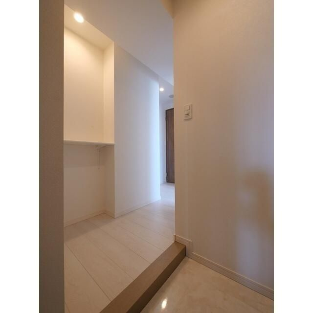 エスタート三ノ輪の玄関