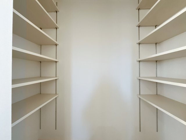 熊谷市新堀新田 新築戸建　全２棟の収納|可動棚つきキッチンパントリー！