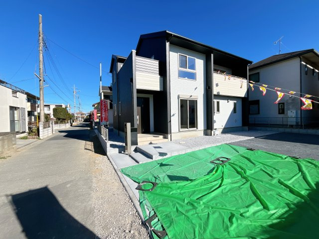 熊谷市新堀新田 新築戸建　全２棟の前面道路含む現地写真|周辺環境にも恵まれた好立地☆日当たり良好×子育てしやすい環境です！いつでもお気軽にお問合せOKです！TEL「0120-466263」