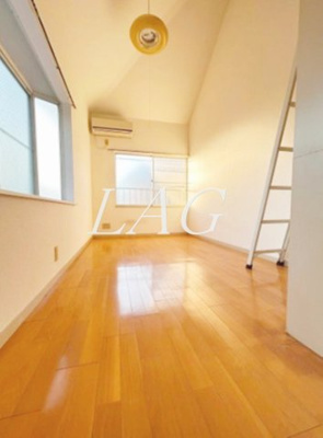 【居間・リビング】 | プラザドゥボーグ | 洋室のお部屋です。