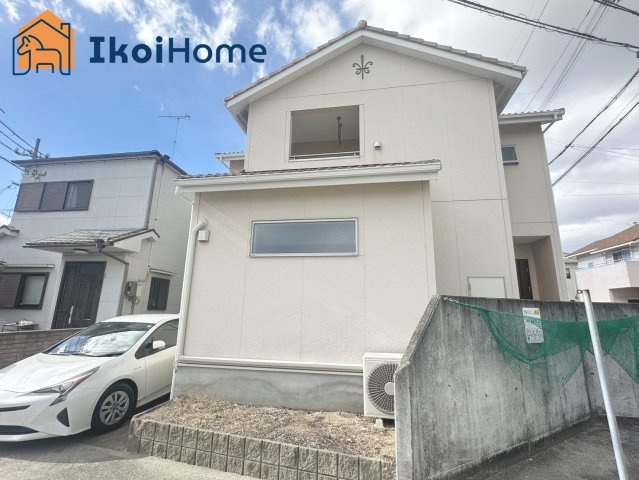 神戸市西区玉津町今津　中古戸建のエントランス|●資料・カタログのご請求無料●バス停まで徒歩10分、10分で明石駅にも到着し通勤や通学に便利な立地