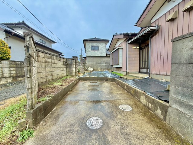 鉾田市飯島中古物件の駐車場