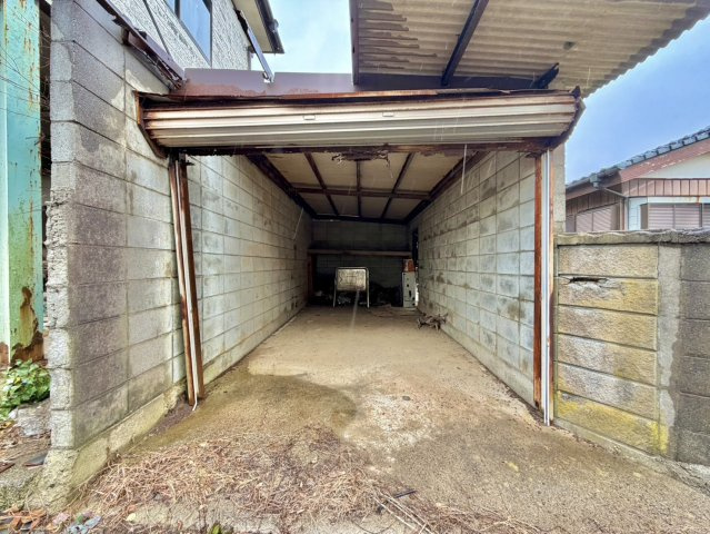 鉾田市飯島中古物件の駐車場