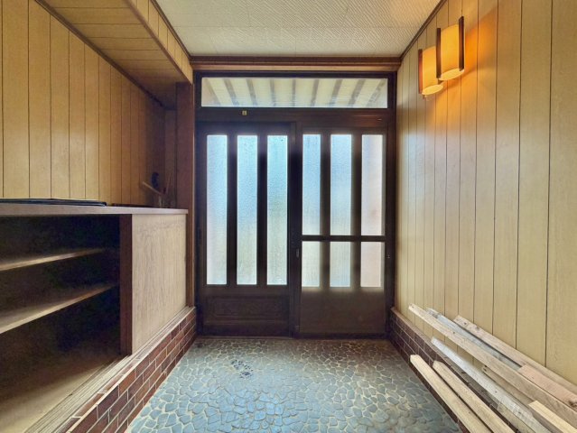 鉾田市飯島中古物件の玄関