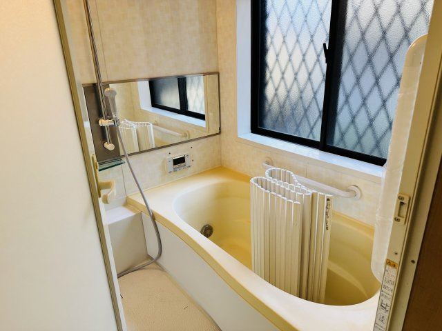 八王子市　小宮町　中古戸建ての浴室|～のびのびくつろげるバスルーム　１日の締めくくりに癒やしのバスタイムを～