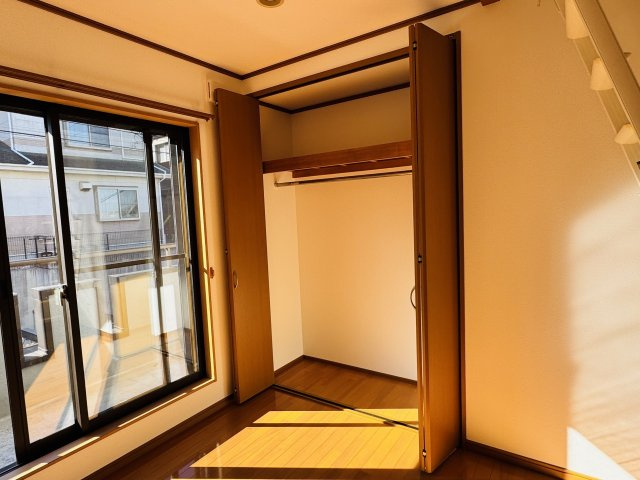 八王子市　小宮町　中古戸建ての収納|～収納力の高いクローゼット完備～