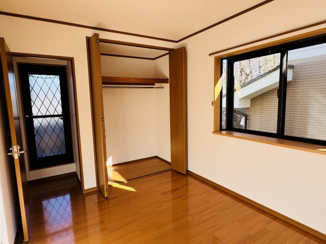 八王子市　小宮町　中古戸建ての収納|～収納力の高いクローゼット完備～