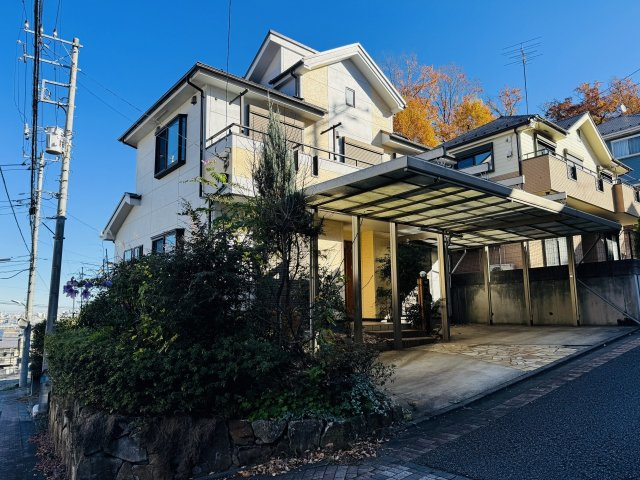 八王子市　小宮町　中古戸建ての外観|～小宮駅徒歩4分　開放感のある角地　スーパー・ドラッグストア徒歩10分圏内～