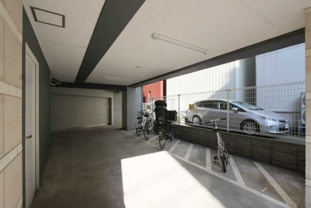 ラグジュアリーアパートメント本郷のその他|駐輪場