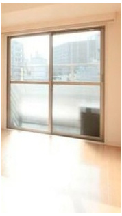 ラグジュアリーアパートメント本郷の居間・リビング