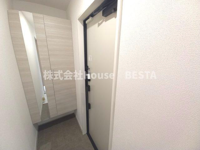 エルフォルク新神戸の玄関