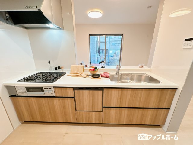 【新築住宅】さいたま市浦和区皇山町 全4棟のキッチン|キッチンの収納も充実☆食洗器完備で家事も楽々♪生活の質が向上すること間違いなしの充実設備です。