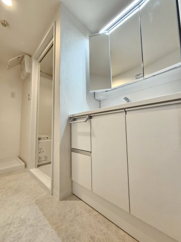 サンシティ桂坂参番館の洗面所|洗面化粧台