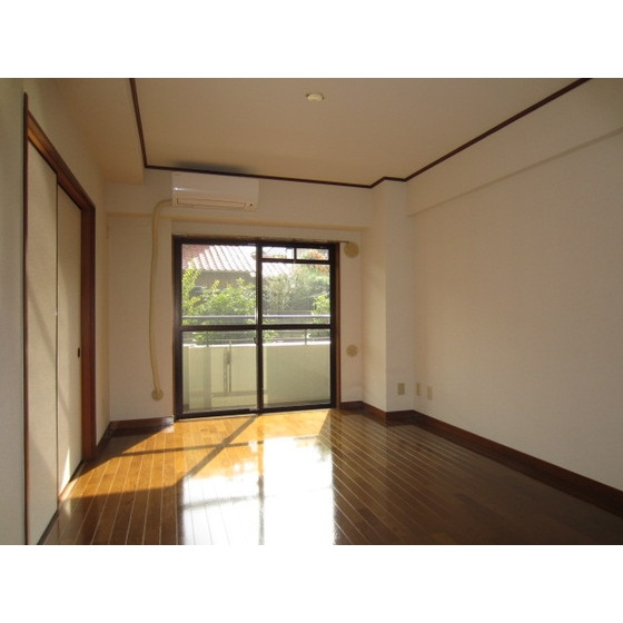 ソレアードまつばの居間・リビング