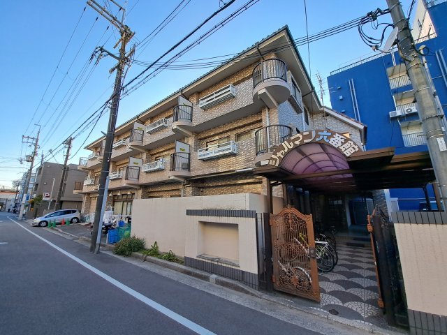 シャルマン六番館の外観