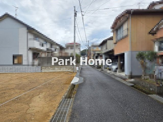 高知市神田 -建築条件付き-売土地の前面道路含む現地写真
