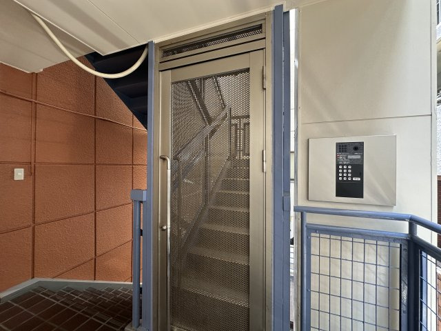 ウェルバード瓜破のエントランス